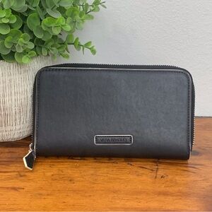 Vera Bradley | Zip Around Continental Wallet